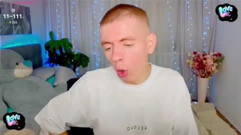    online show from 10-12-25, 08:46