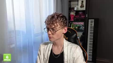 Snapshot of kirill_20_cm chatting on 09-21-25, 08:49 Kirill and Andrey online show from 09-21-25, 08:49