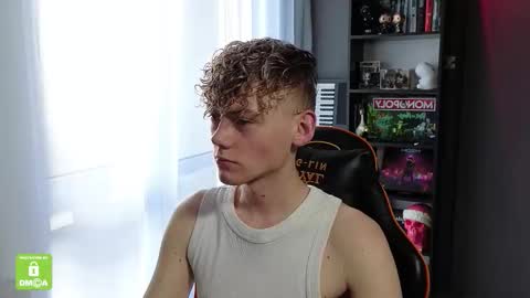 Snapshot of kirill_20_cm chatting on 10-28-25, 10:08 Kirill and Andrey online show from 10-28-25, 10:08