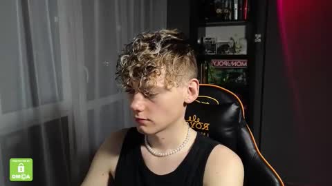 Snapshot of kirill_20_cm chatting on 11-10-25, 03:11 Kirill and Andrey online show from 11-10-25, 03:11