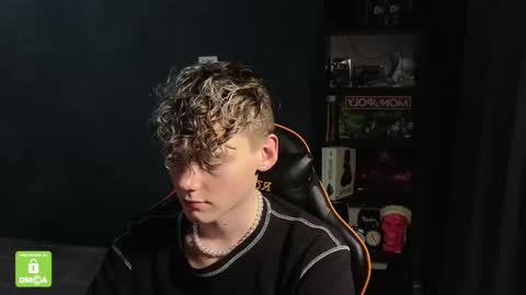 Snapshot of kirill_20_cm chatting on 11-24-25, 09:36 Kirill and Andrey online show from 11-24-25, 09:36