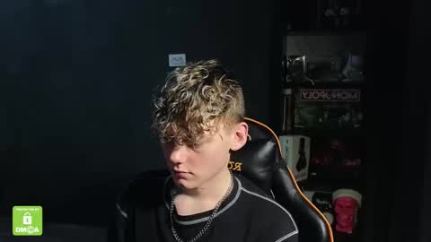 Snapshot of kirill_20_cm chatting on 11-25-25, 01:55 Kirill and Andrey online show from 11-25-25, 01:55