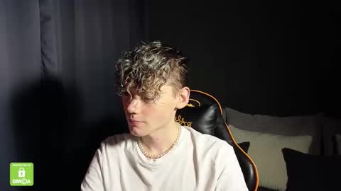 Snapshot of kirill_20_cm chatting on 12-21-25, 10:50 Kirill and Andrey online show from 12-21-25, 10:50