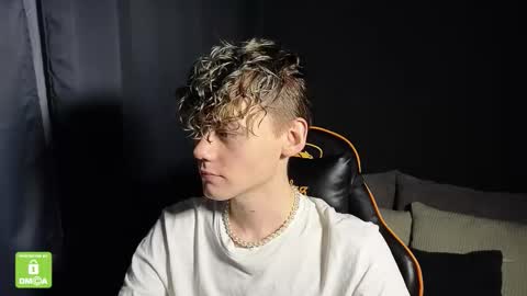 Snapshot of kirill_20_cm chatting on 12-22-25, 02:03 Kirill and Andrey online show from 12-22-25, 02:03