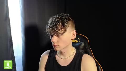 Snapshot of kirill_20_cm chatting on 01-06-26, 09:13 Kirill and Andrey online show from 01-06-26, 09:13