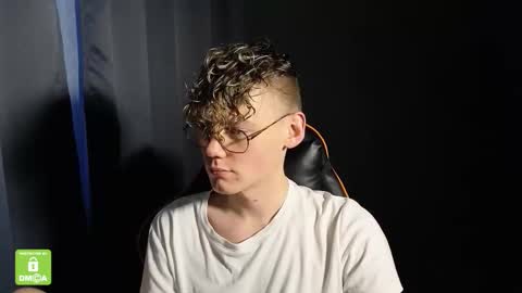 Snapshot of kirill_20_cm chatting on 01-08-26, 01:57 Kirill and Andrey online show from 01-08-26, 01:57