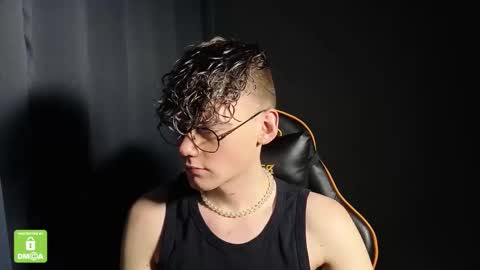 Snapshot of kirill_20_cm chatting on 01-09-26, 03:26 Kirill and Andrey online show from 01-09-26, 03:26