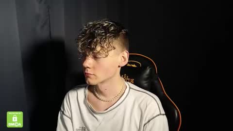 Snapshot of kirill_20_cm chatting on 01-11-26, 12:15 Kirill and Andrey online show from 01-11-26, 12:15