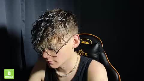 Snapshot of kirill_20_cm chatting on 01-15-26, 05:16 Kirill and Andrey online show from 01-15-26, 05:16