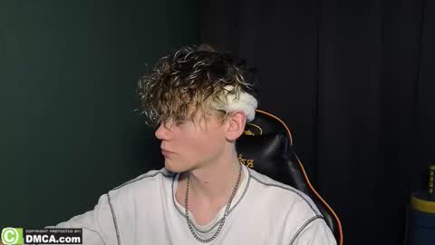 Snapshot of kirill_20_cm chatting on 02-26-26, 08:35 Kirill and Andrey online show from 02-26-26, 08:35