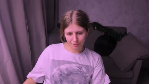 Kira online show from 01-05-25, 09:14