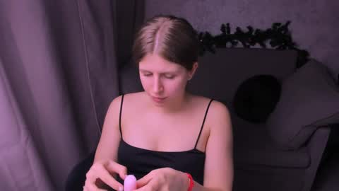 Kira online show from 01-09-25, 11:24