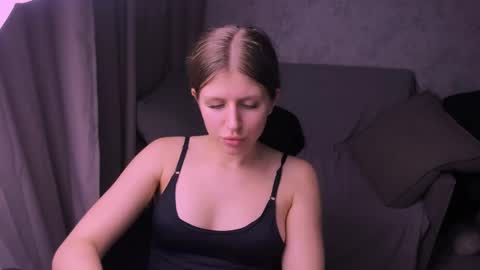 Kira online show from 02-02-25, 10:28