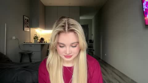 Kira online show from 04-18-26, 09:13