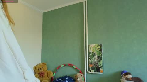 Snapshot of kiss_auraa chatting on 03-28-26, 01:22 Leia online show from 03-28-26, 01:22