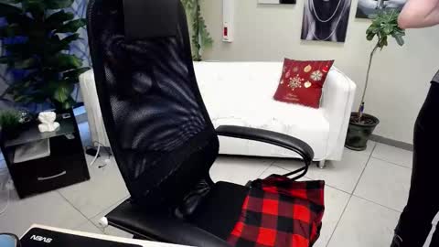 Snapshot of kiss_of_love_0 chatting on 01-18-26, 08:51 Louise online show from 01-18-26, 08:51