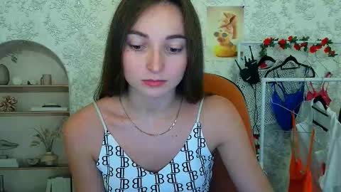 Valeria online show from 10-22-25, 02:28