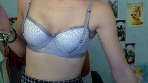 Valeria online show from 12-19-25, 11:17