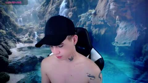 kiss_whitee online show from 02-02-26, 08:29