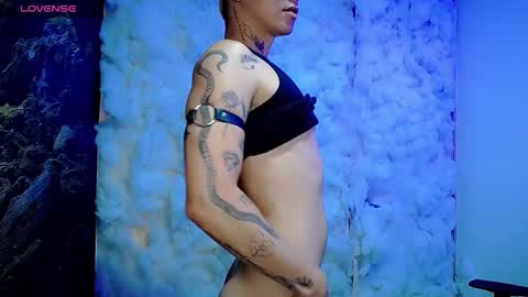 kiss_whitee online show from 02-04-26, 05:35