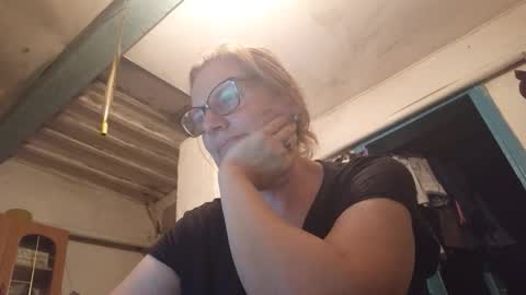 Snapshot of kissandvibe chatting on 09-11-25, 07:03 kissandvibe online show from 09-11-25, 07:03