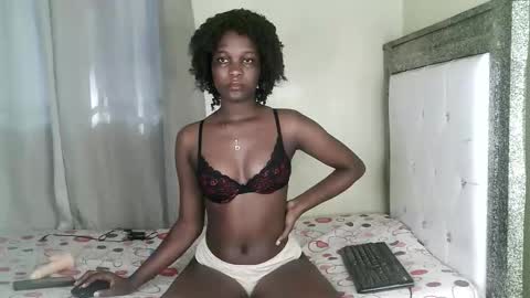 Snapshot of kisssmiles chatting on 09-22-25, 05:09 kisssmiles online show from 09-22-25, 05:09
