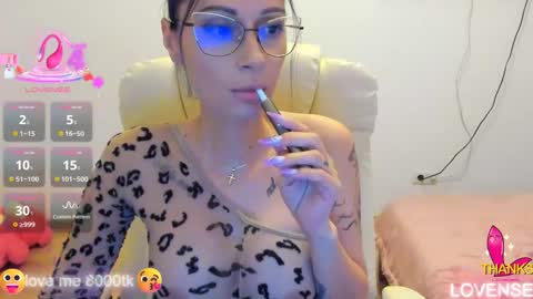 kisssnicol online show from 10-20-25, 06:19