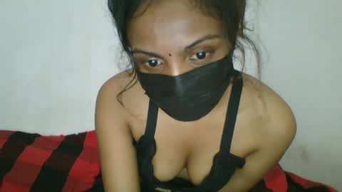 kissy_doll1 online show from 06-17-26, 07:04