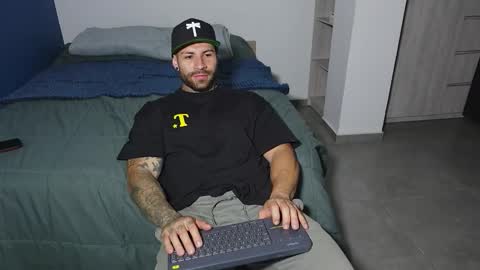 kite__ online show from 09-25-25, 03:32