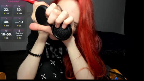 Snapshot of kitsunemoon chatting on 01-11-25, 08:10 Kitsune online show from 01-11-25, 08:10