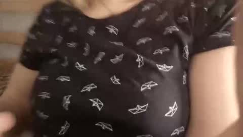 Snapshot of kitsuneniki chatting on 02-14-26, 06:26 kitsuneniki online show from 02-14-26, 06:26