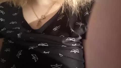 Snapshot of kitsuneniki chatting on 02-16-26, 05:53 kitsuneniki online show from 02-16-26, 05:53