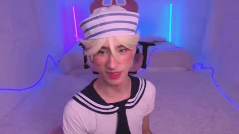 Snapshot of kitsuneplay_ chatting on 12-22-25, 10:51 Salvatore online show from 12-22-25, 10:51