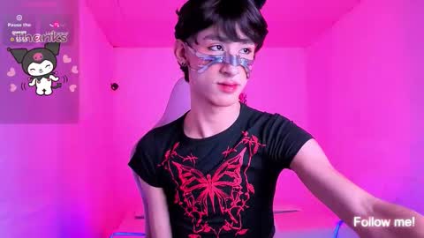 Snapshot of kitsuneplay_ chatting on 01-10-26, 04:47 Salvatore online show from 01-10-26, 04:47