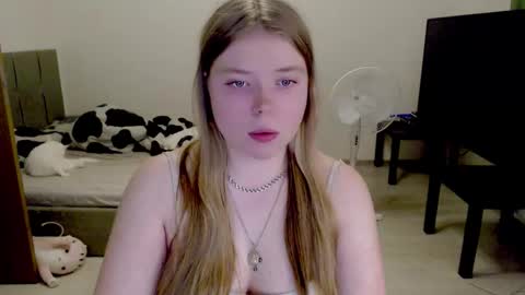 Snapshot of kitten_jenny01 chatting on 11-24-25, 02:28 Jennyblonde and Emmabrunette online show from 11-24-25, 02:28