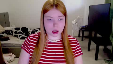 Snapshot of kitten_jenny01 chatting on 03-03-26, 01:39 Jennyblonde and Emmabrunette online show from 03-03-26, 01:39