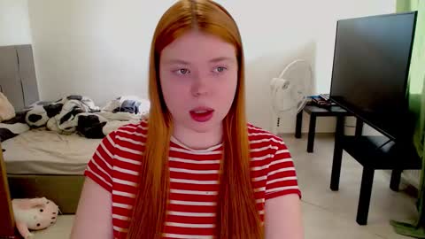 Snapshot of kitten_jenny01 chatting on 03-04-26, 10:21 Jennyblonde and Emmabrunette online show from 03-04-26, 10:21