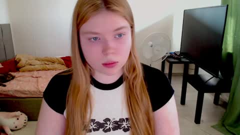Snapshot of kitten_jenny01 chatting on 03-29-26, 11:43 Jennyblonde and Emmabrunette online show from 03-29-26, 11:43