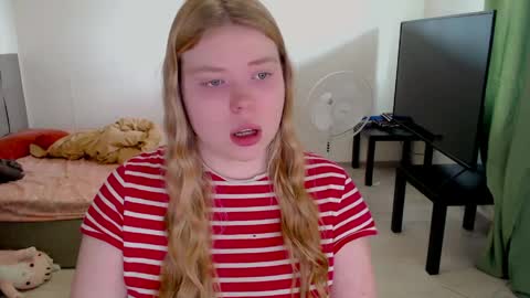 Jennyblonde and Emmabrunette online show from 05-10-26, 10:20