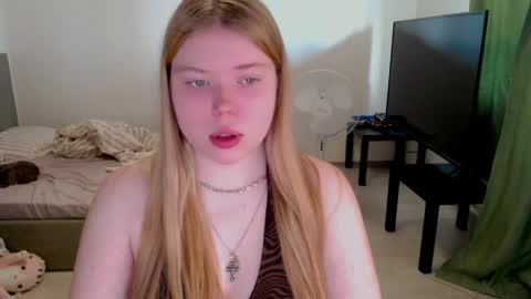 Jennyblonde and Emmabrunette online show from 05-26-26, 01:07