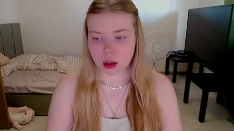 Jennyblonde and Emmabrunette online show from 06-10-26, 03:55
