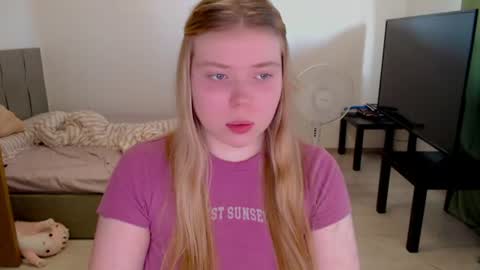 Jennyblonde and Emmabrunette online show from 06-12-26, 03:44