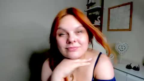 Snapshot of kittengingerxo chatting on 06-25-26, 06:12 Kitten online show from 06-25-26, 06:12