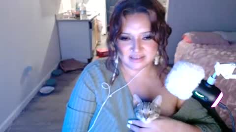 Snapshot of kittengonewild chatting on 07-16-26, 07:36 kittengonewild online show from 07-16-26, 07:36