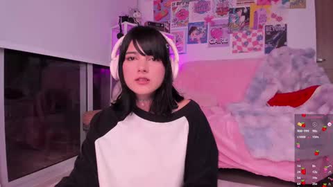 Snapshot of kittenmoon_ chatting on 02-18-25, 02:59      online show from 02-18-25, 02:59