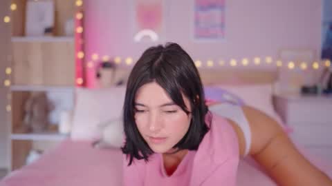 Snapshot of kittenmoon_ chatting on 11-11-25, 07:03 online show from 11-11-25, 07:03