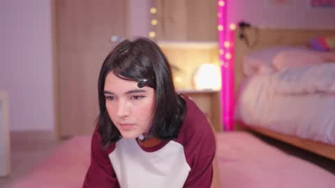 Snapshot of kittenmoon_ chatting on 12-03-25, 11:36 online show from 12-03-25, 11:36