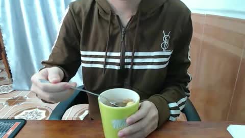 Snapshot of kitti_baby2x chatting on 11-26-25, 01:28 kitti_baby2x online show from 11-26-25, 01:28