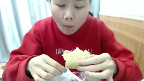 Snapshot of kitti_baby2x chatting on 11-27-25, 01:51 kitti_baby2x online show from 11-27-25, 01:51