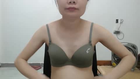 Snapshot of kitti_baby2x chatting on 03-10-26, 01:32 kitti_baby2x online show from 03-10-26, 01:32